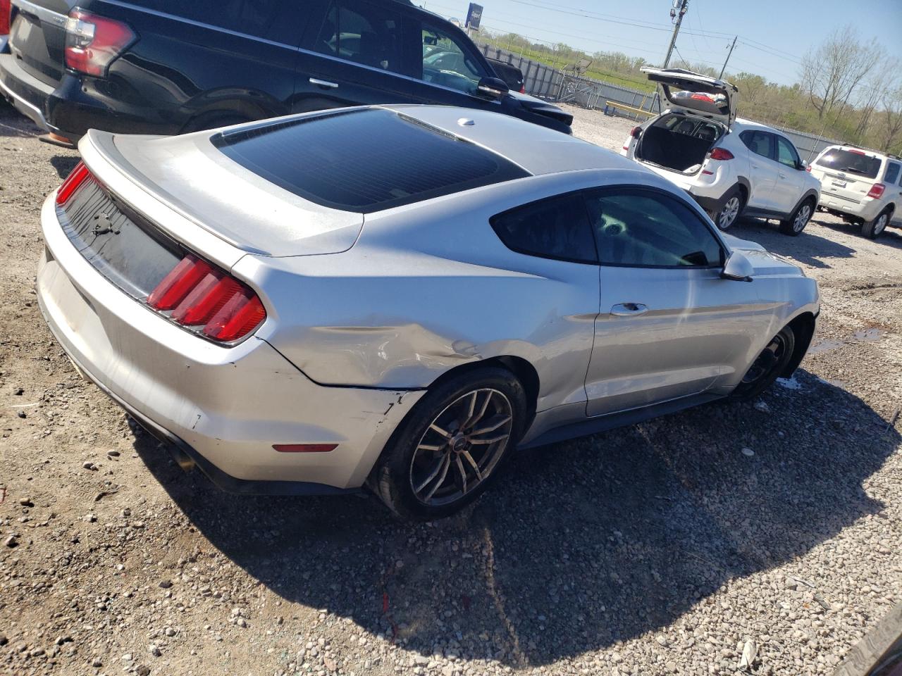 Photo 2 VIN: 1FA6P8TH6H5282008 - FORD MUSTANG 