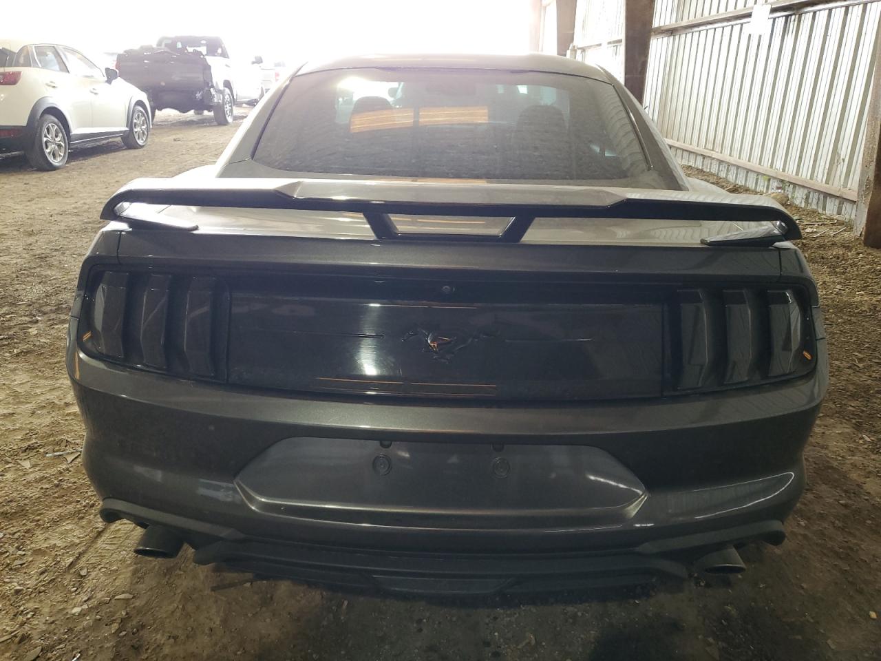 Photo 5 VIN: 1FA6P8TH6J5165681 - FORD MUSTANG 