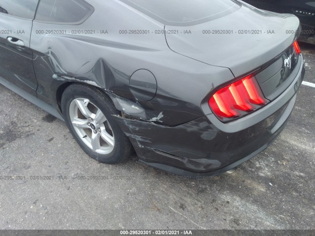 Photo 5 VIN: 1FA6P8TH7J5159677 - FORD MUSTANG 