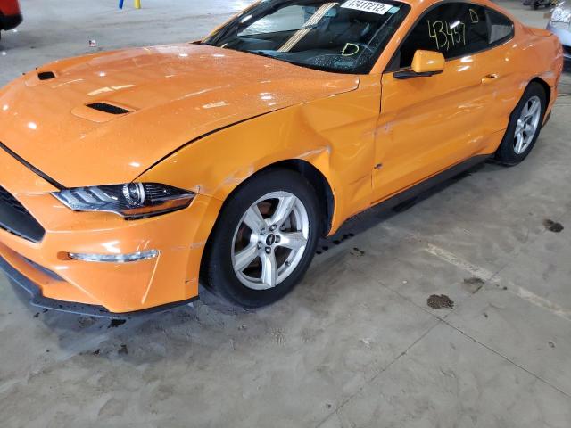 Photo 8 VIN: 1FA6P8TH7J5179900 - FORD MUSTANG 