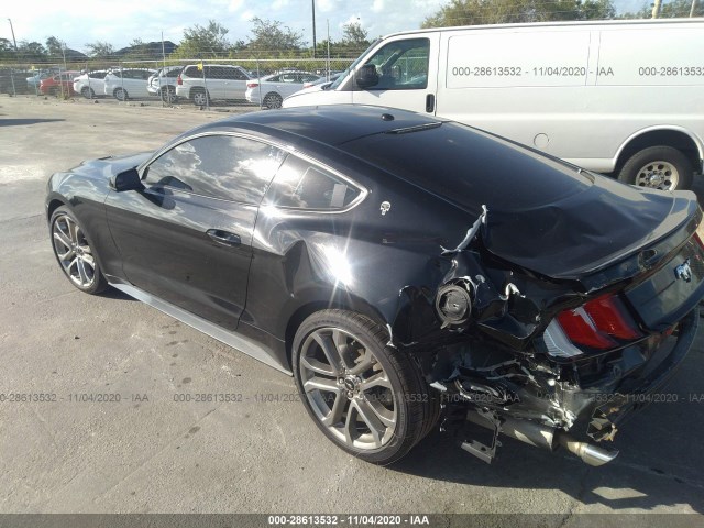 Photo 2 VIN: 1FA6P8TH8J5102131 - FORD MUSTANG 