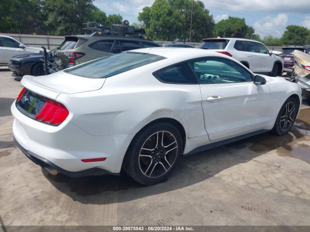 Photo 3 VIN: 1FA6P8TH8J5115588 - FORD MUSTANG 