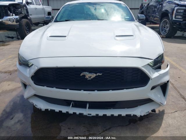 Photo 5 VIN: 1FA6P8TH8J5115588 - FORD MUSTANG 