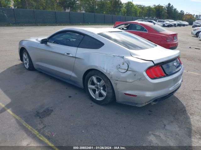 Photo 2 VIN: 1FA6P8TH8J5172485 - FORD MUSTANG 