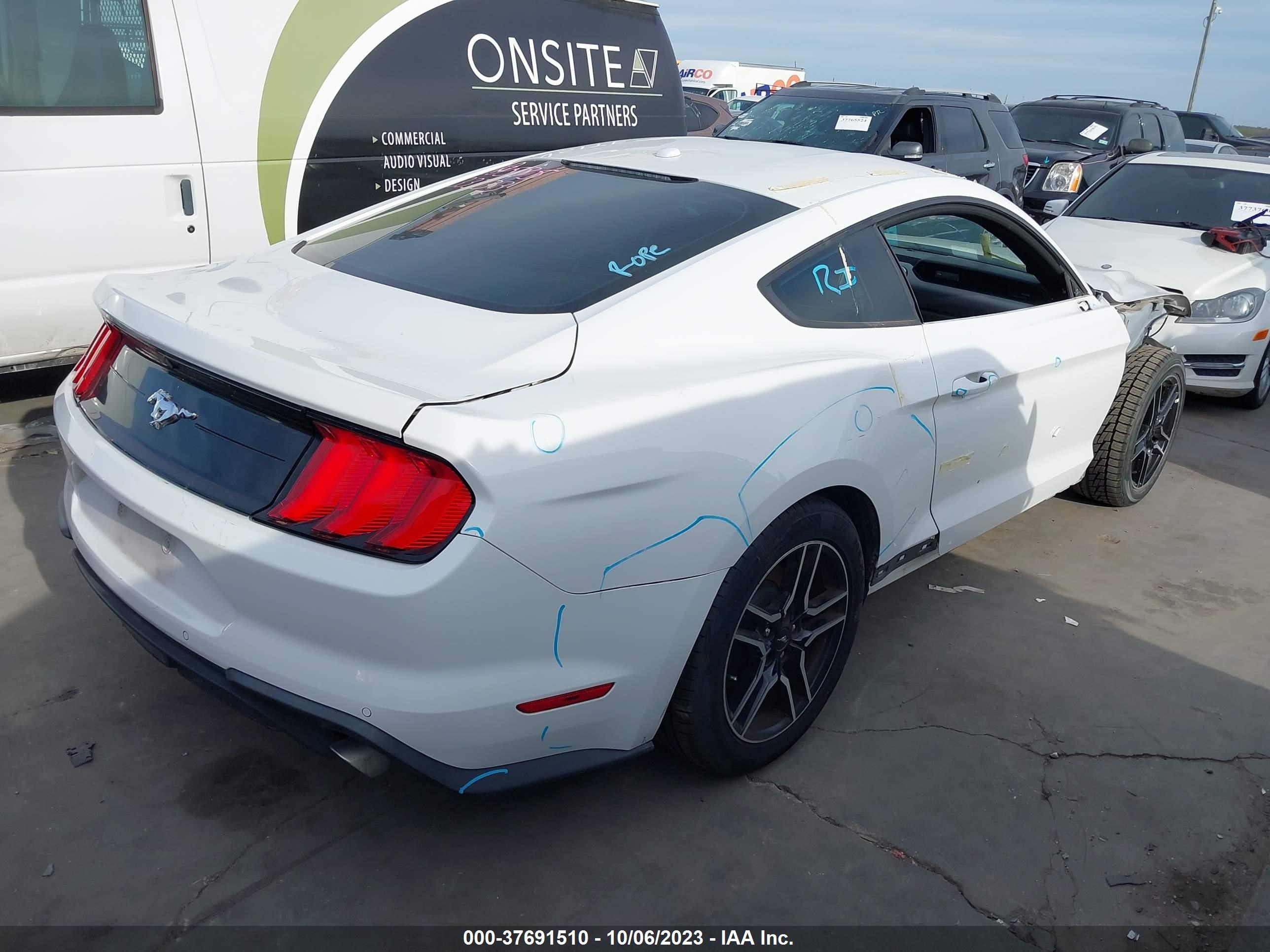 Photo 3 VIN: 1FA6P8TH8K5122087 - FORD MUSTANG 