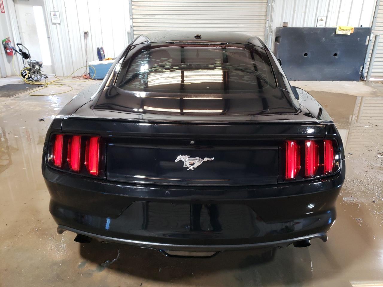 Photo 5 VIN: 1FA6P8TH9F5425143 - FORD MUSTANG 