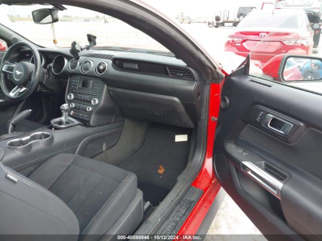 Photo 4 VIN: 1FA6P8TH9J5135302 - FORD MUSTANG 