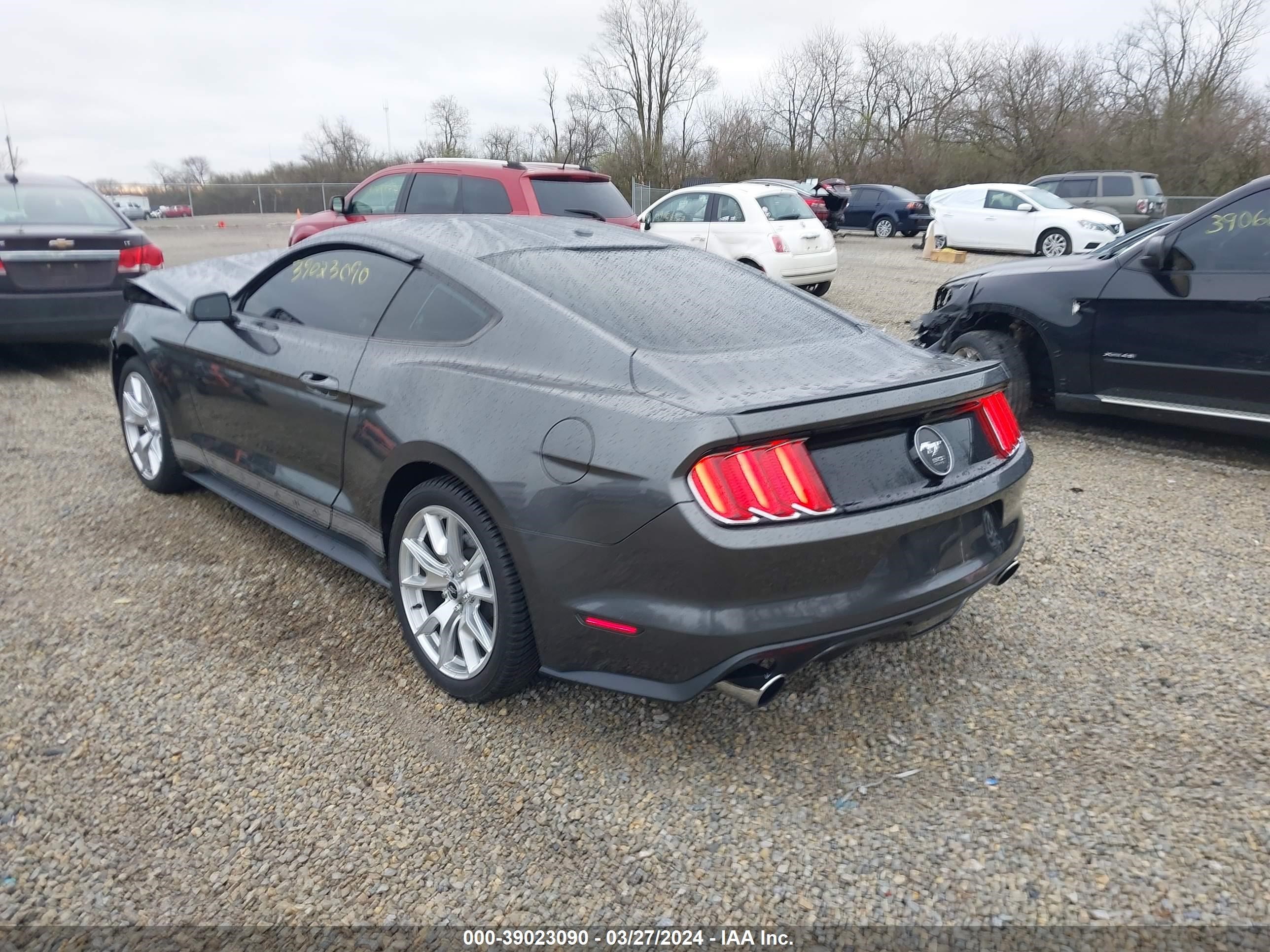 Photo 2 VIN: 1FA6P8THXF5380925 - FORD MUSTANG 