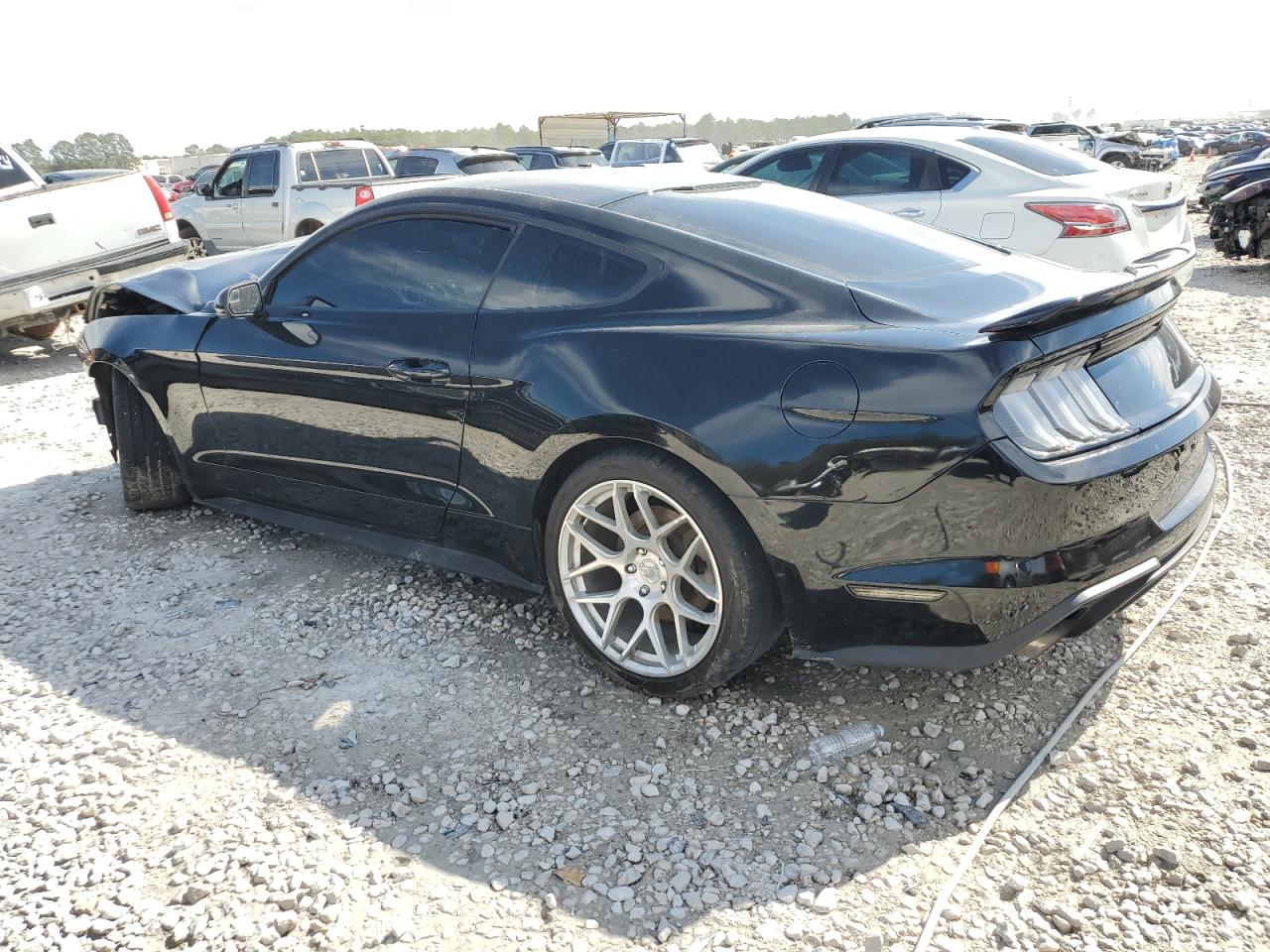 Photo 1 VIN: 1FA6P8THXJ5174951 - FORD MUSTANG 