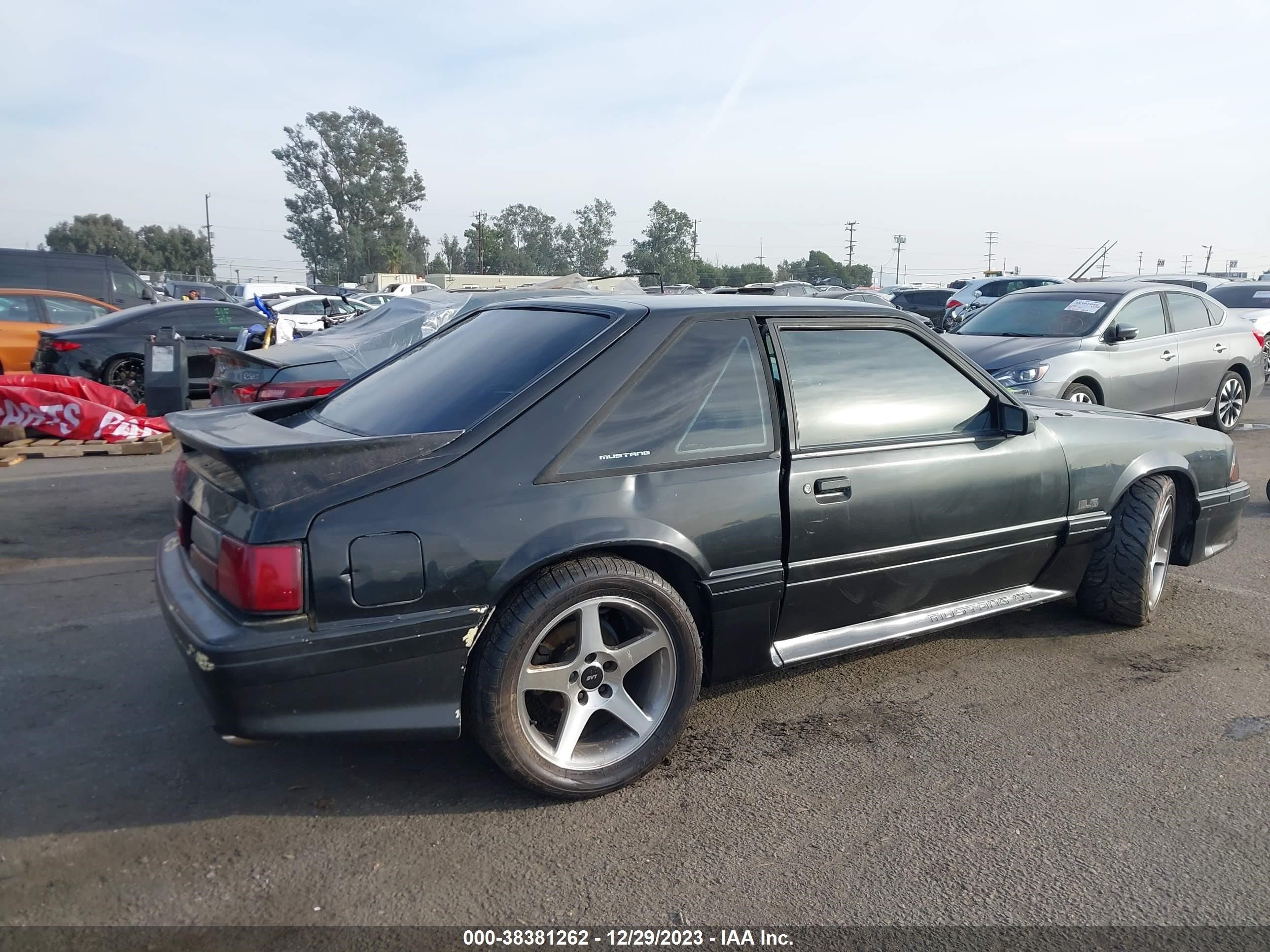 Photo 3 VIN: 1FABP42E9HF141491 - FORD MUSTANG 