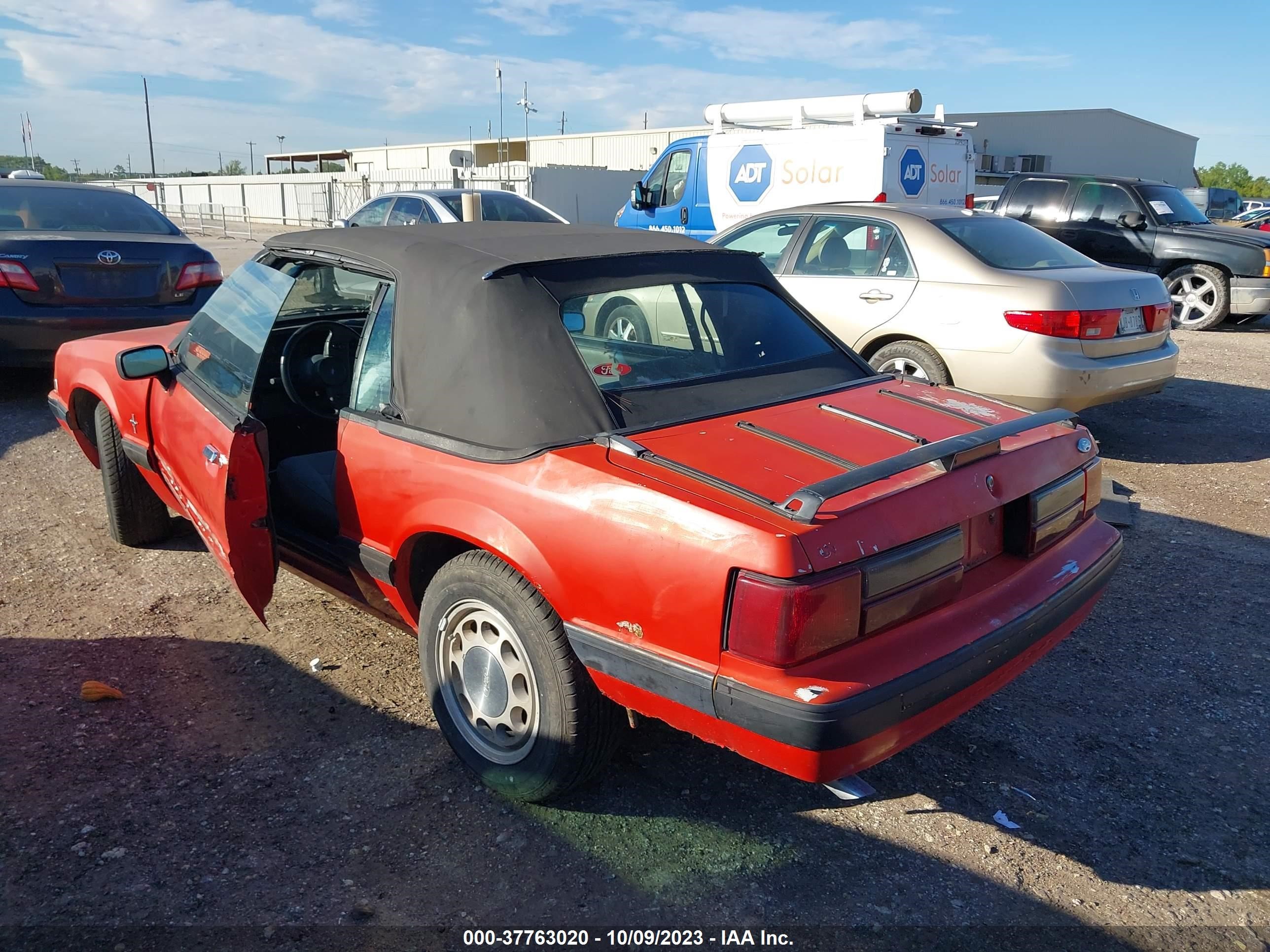 Photo 2 VIN: 1FABP44A1JF168006 - FORD MUSTANG 