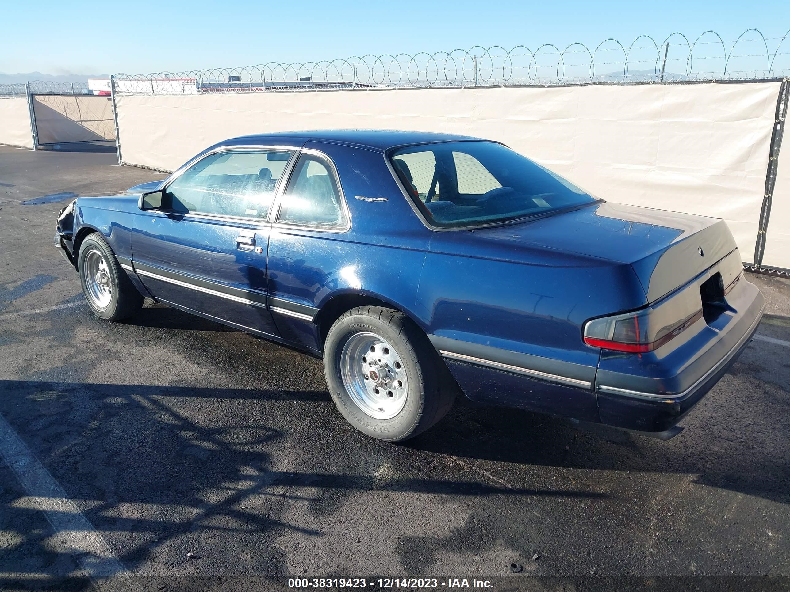 Photo 2 VIN: 1FABP62F3JH223960 - FORD THUNDERBIRD 