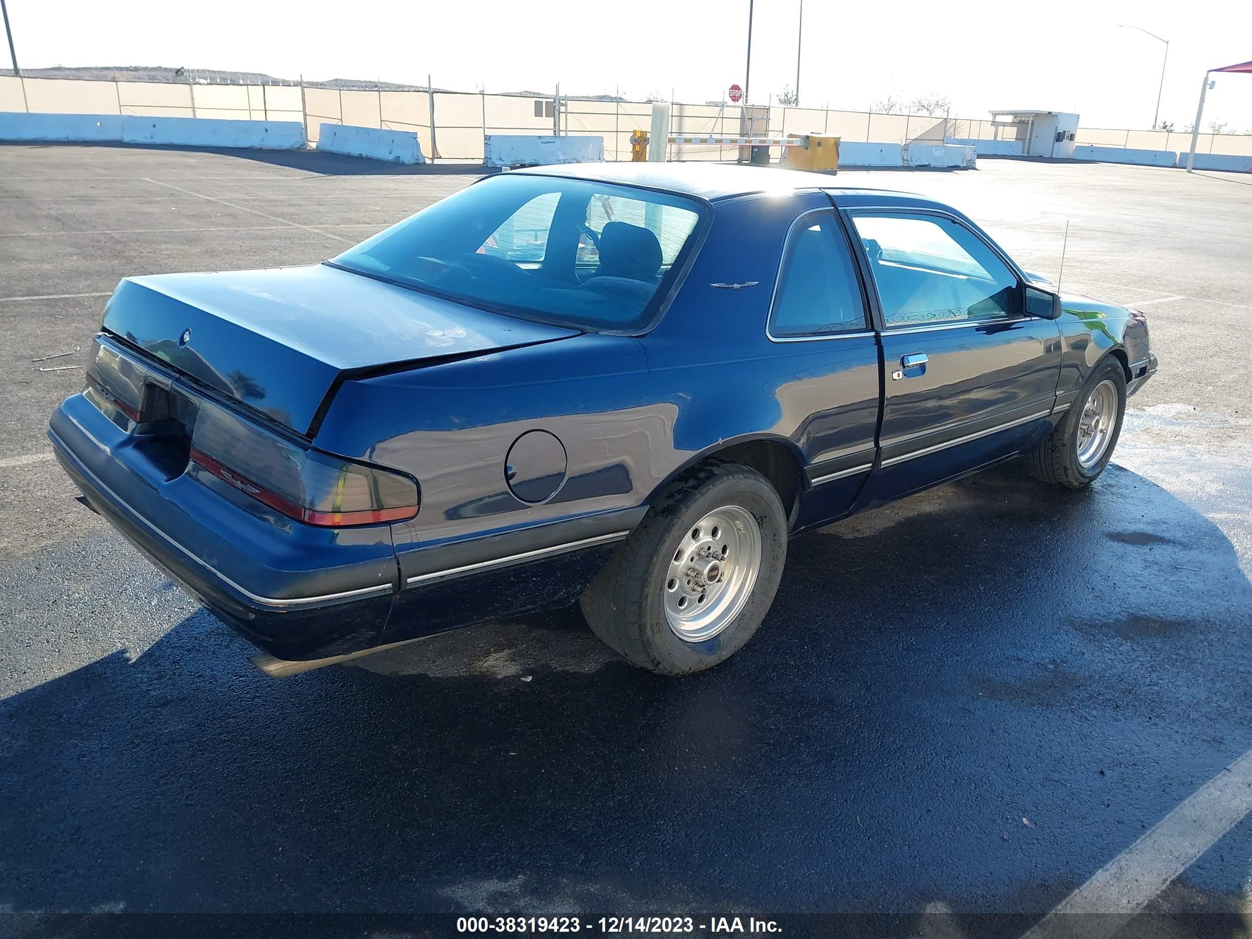 Photo 3 VIN: 1FABP62F3JH223960 - FORD THUNDERBIRD 