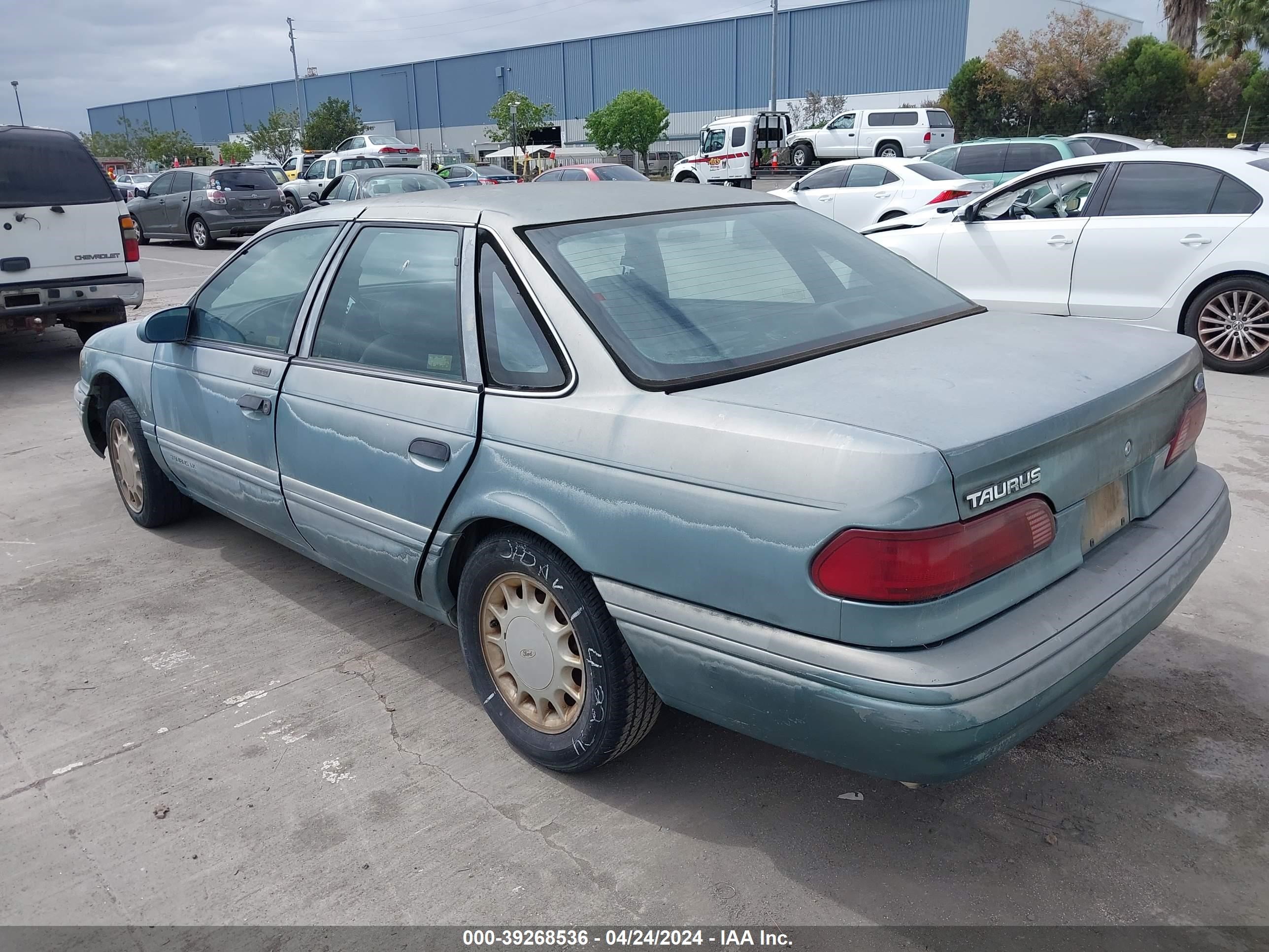 Photo 2 VIN: 1FACP53U9PG207059 - FORD TAURUS 