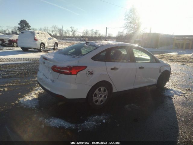 Photo 3 VIN: 1FADP3E20FL207929 - FORD FOCUS 