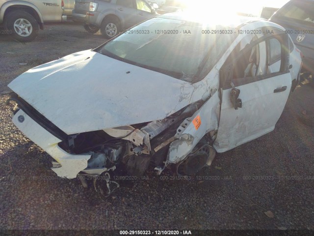 Photo 1 VIN: 1FADP3E21GL230685 - FORD FOCUS 