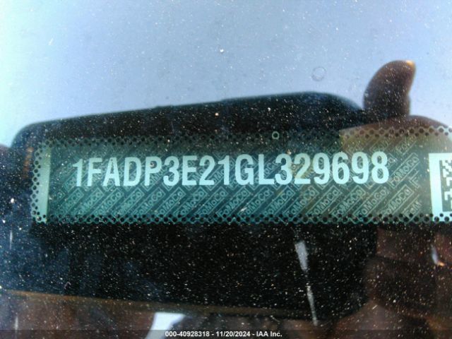 Photo 8 VIN: 1FADP3E21GL329698 - FORD FOCUS 