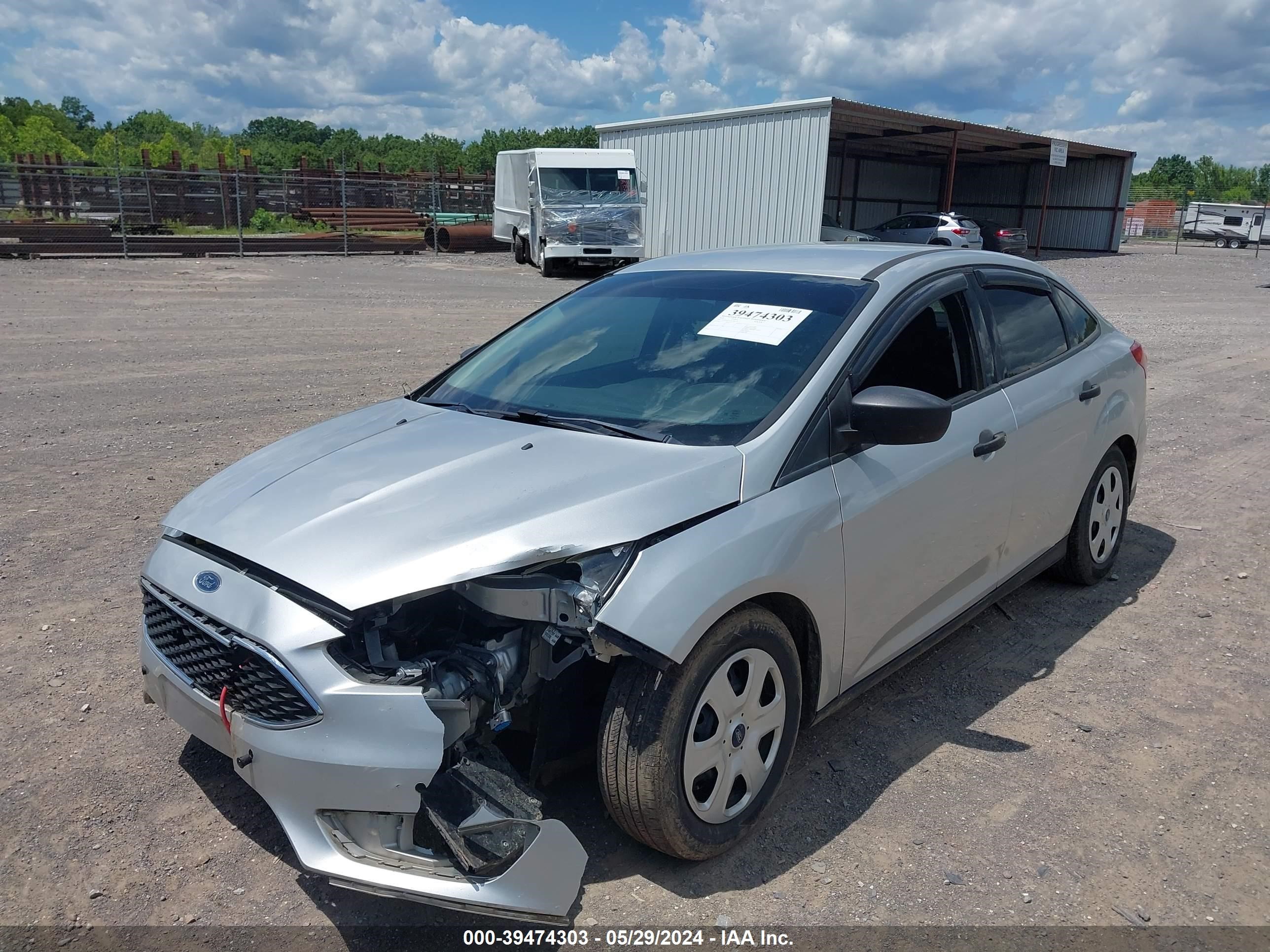 Photo 1 VIN: 1FADP3E21GL366170 - FORD FOCUS 