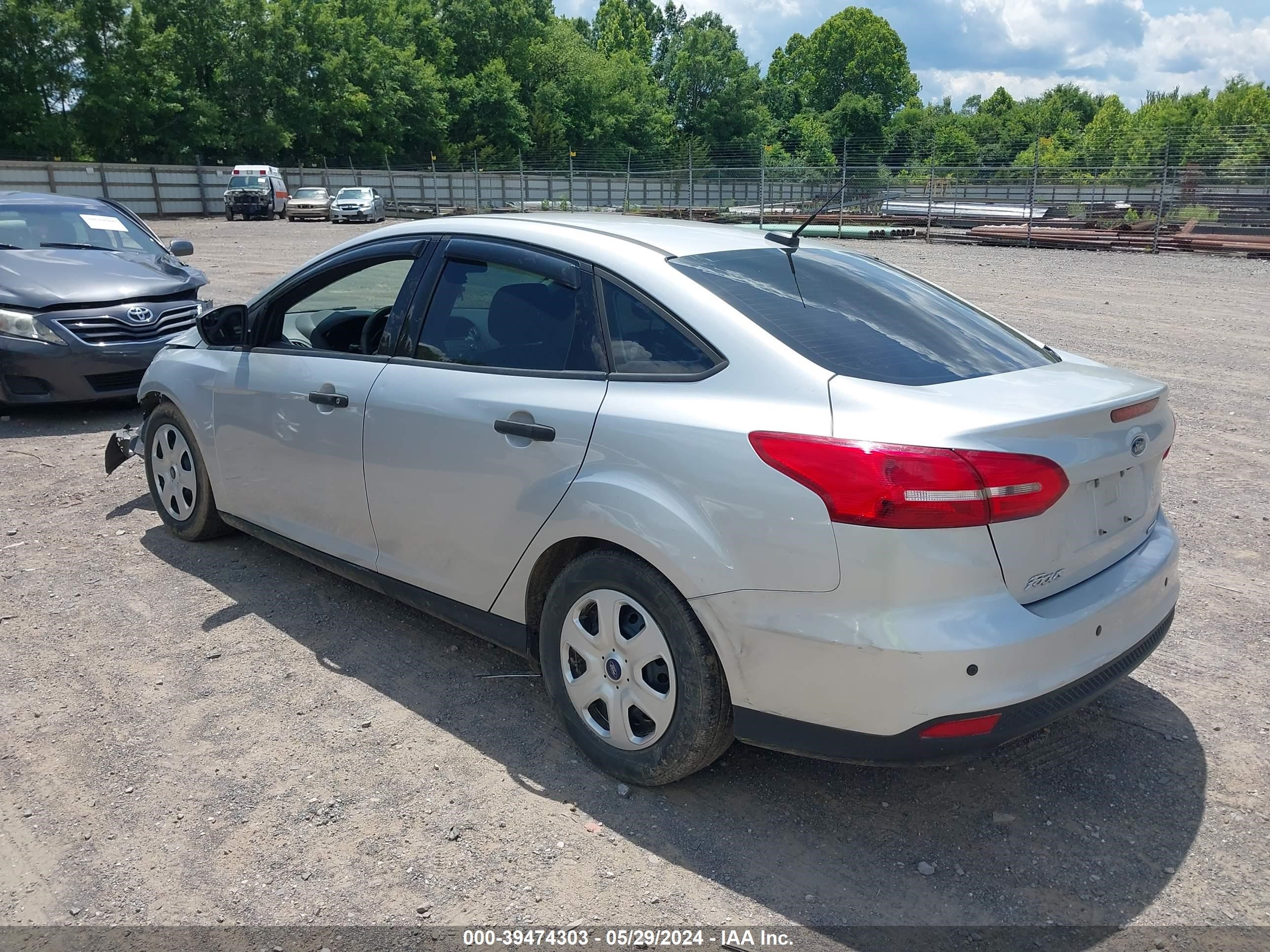 Photo 2 VIN: 1FADP3E21GL366170 - FORD FOCUS 