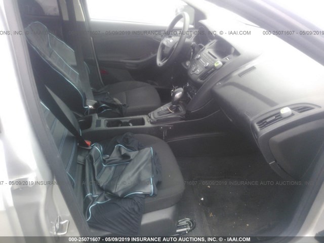 Photo 4 VIN: 1FADP3E21HL307797 - FORD FOCUS 