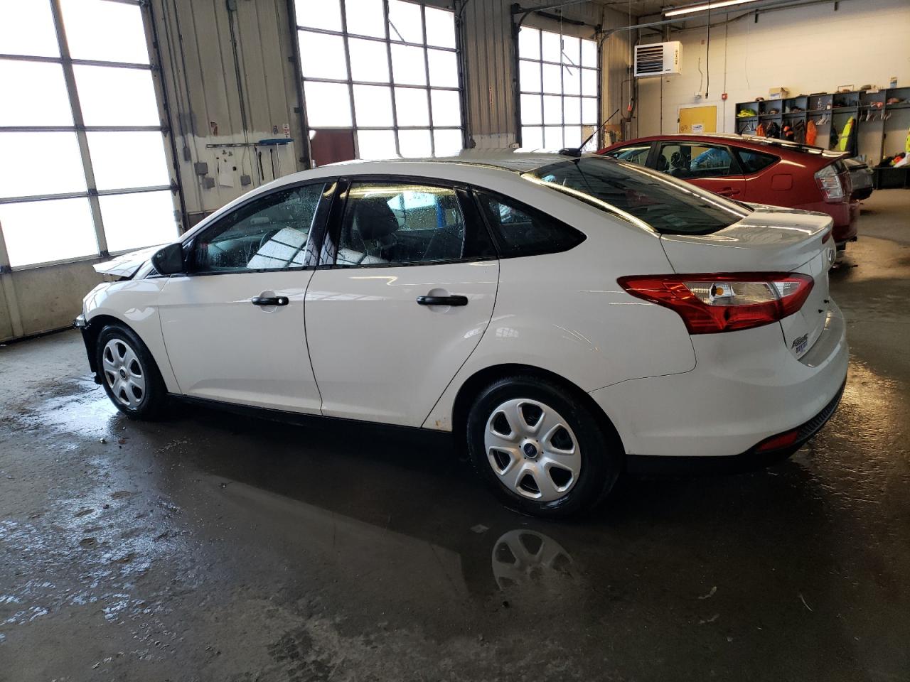 Photo 1 VIN: 1FADP3E22DL326367 - FORD FOCUS 