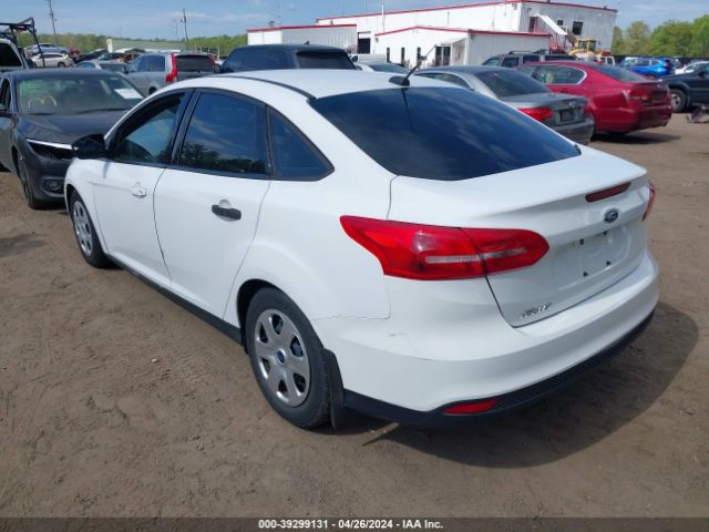 Photo 2 VIN: 1FADP3E22GL288045 - FORD FOCUS 