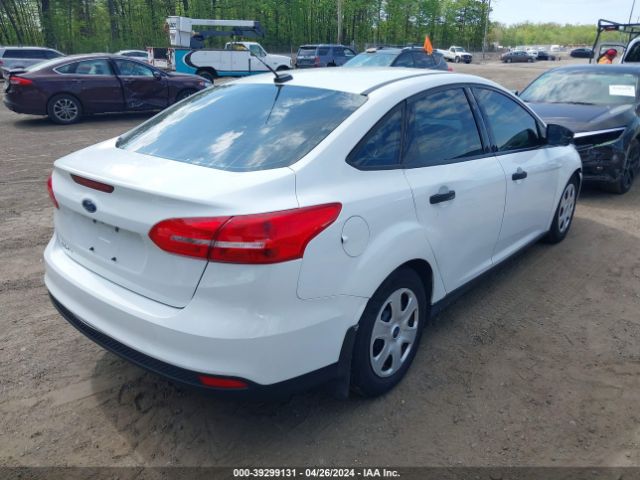 Photo 3 VIN: 1FADP3E22GL288045 - FORD FOCUS 