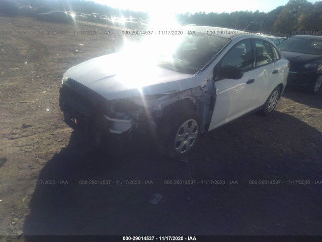 Photo 3 VIN: 1FADP3E22HL337181 - FORD FOCUS 