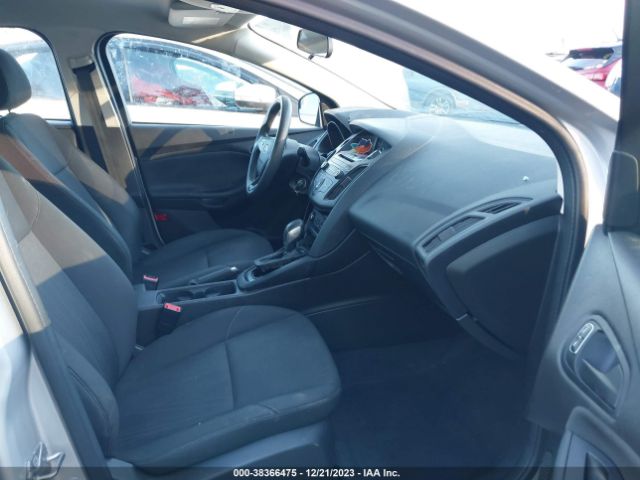 Photo 4 VIN: 1FADP3E23GL230798 - FORD FOCUS 