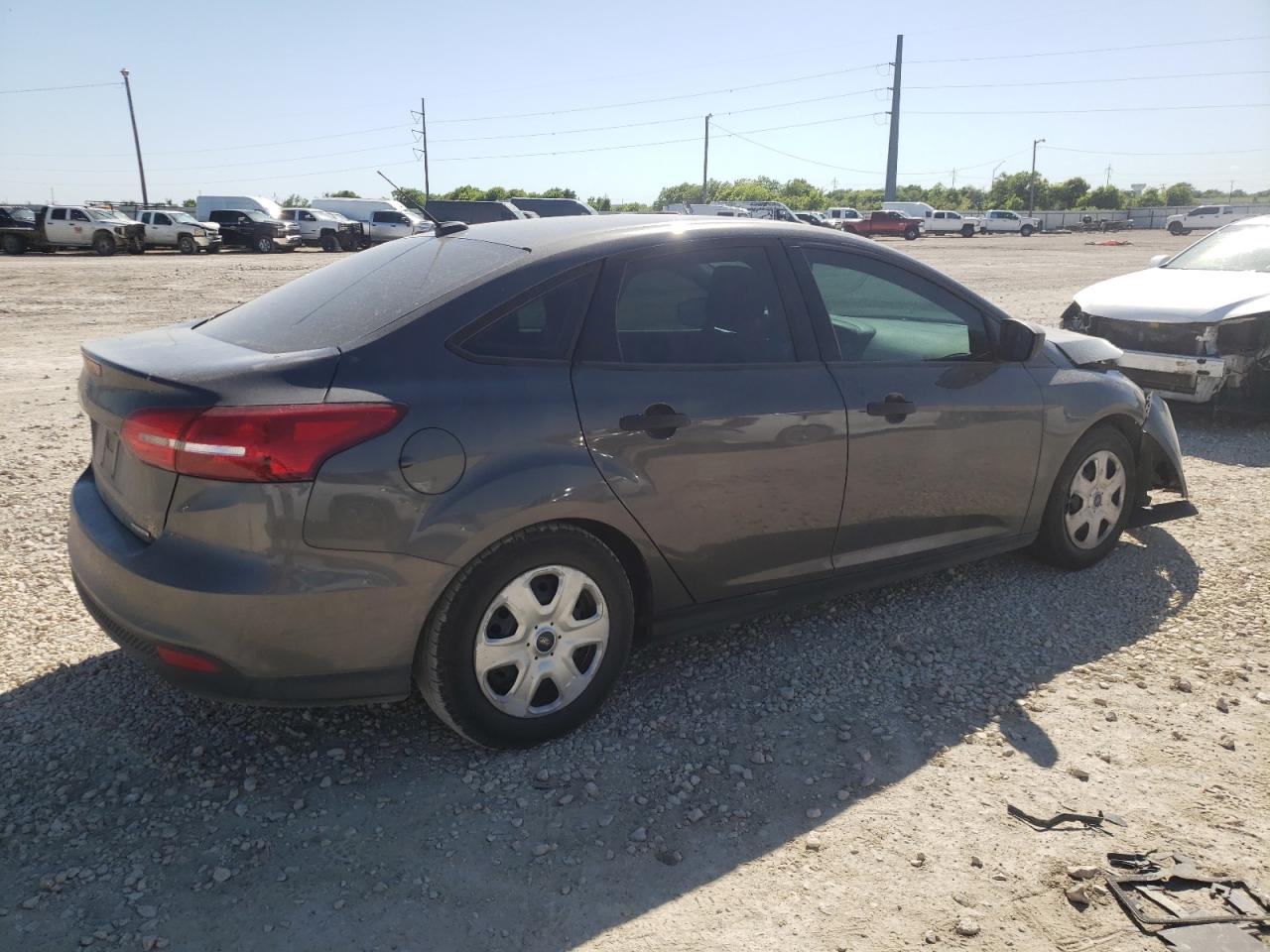 Photo 2 VIN: 1FADP3E23GL323661 - FORD FOCUS 