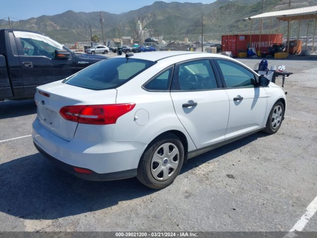 Photo 3 VIN: 1FADP3E23GL362220 - FORD FOCUS 