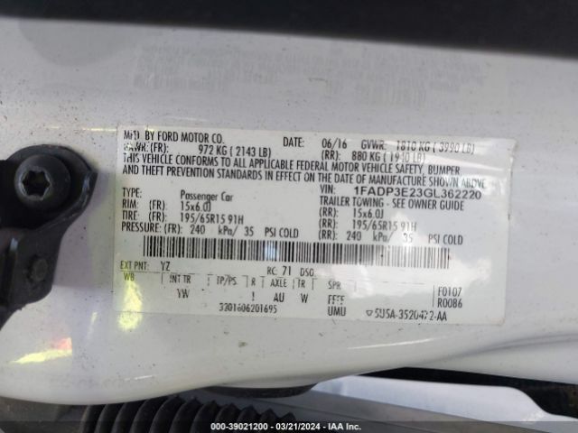 Photo 8 VIN: 1FADP3E23GL362220 - FORD FOCUS 