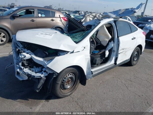 Photo 1 VIN: 1FADP3E23GL363075 - FORD FOCUS 