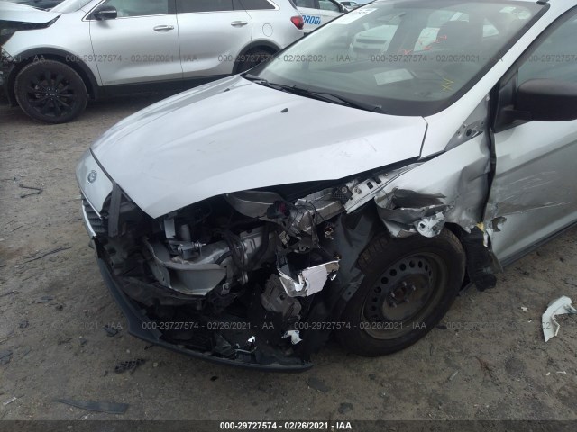 Photo 5 VIN: 1FADP3E23GL393242 - FORD FOCUS 