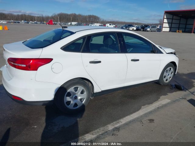 Photo 3 VIN: 1FADP3E23HL302973 - FORD FOCUS 