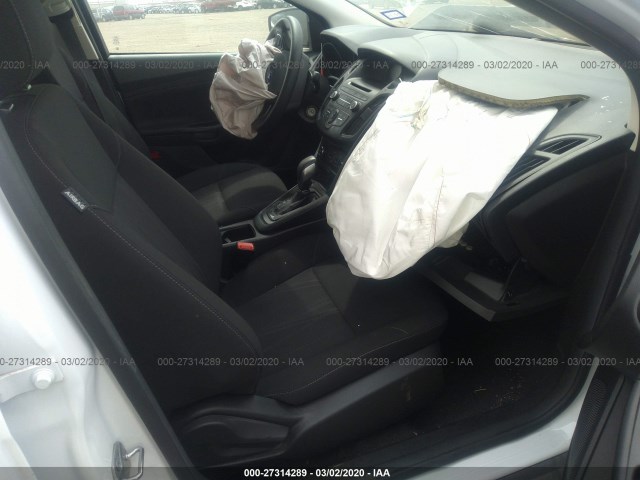 Photo 4 VIN: 1FADP3E23HL341644 - FORD FOCUS 