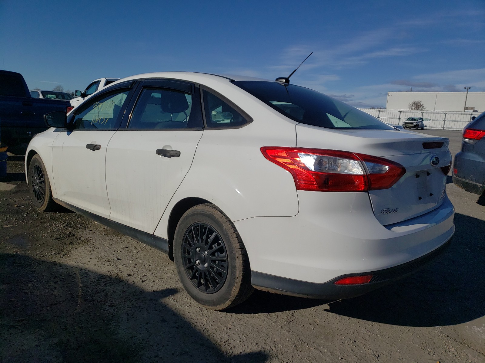 Photo 2 VIN: 1FADP3E24EL104947 - FORD FOCUS S 