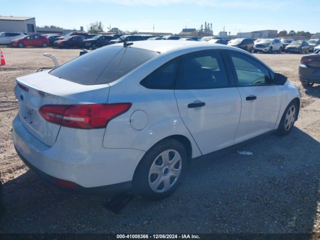 Photo 3 VIN: 1FADP3E24GL255824 - FORD FOCUS 