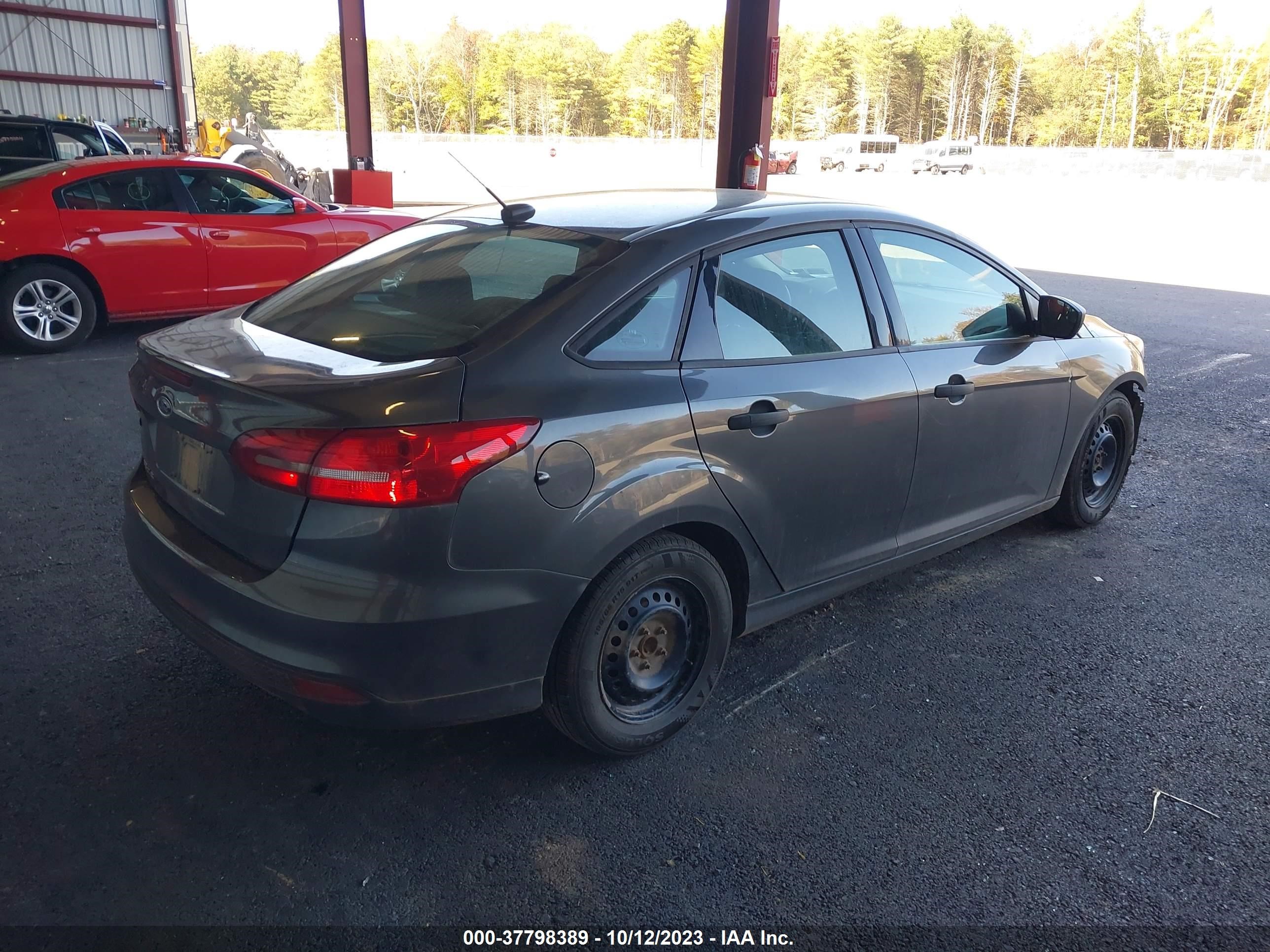 Photo 3 VIN: 1FADP3E24HL212814 - FORD FOCUS 