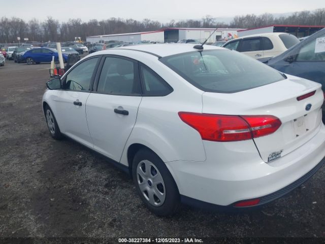 Photo 2 VIN: 1FADP3E25JL266385 - FORD FOCUS 