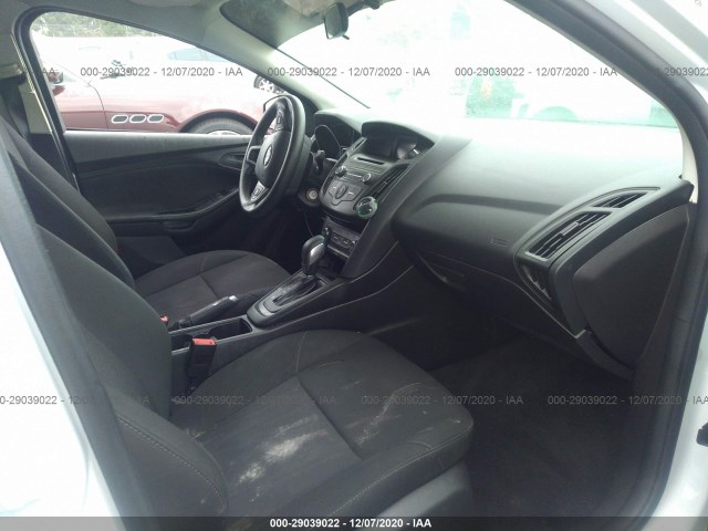 Photo 4 VIN: 1FADP3E26HL325079 - FORD FOCUS 