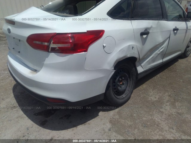 Photo 5 VIN: 1FADP3E26JL210701 - FORD FOCUS 