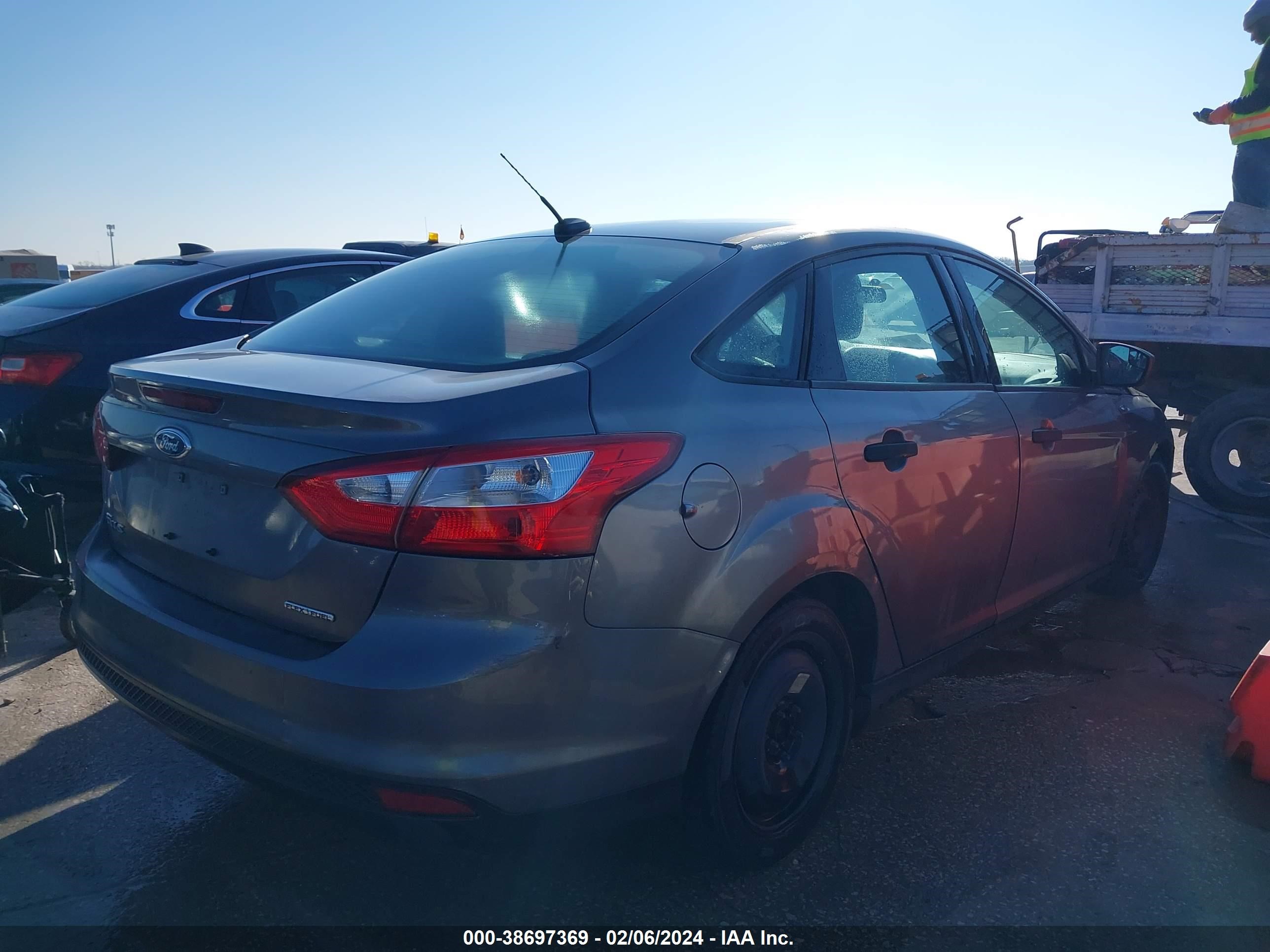 Photo 3 VIN: 1FADP3E27EL286420 - FORD FOCUS 