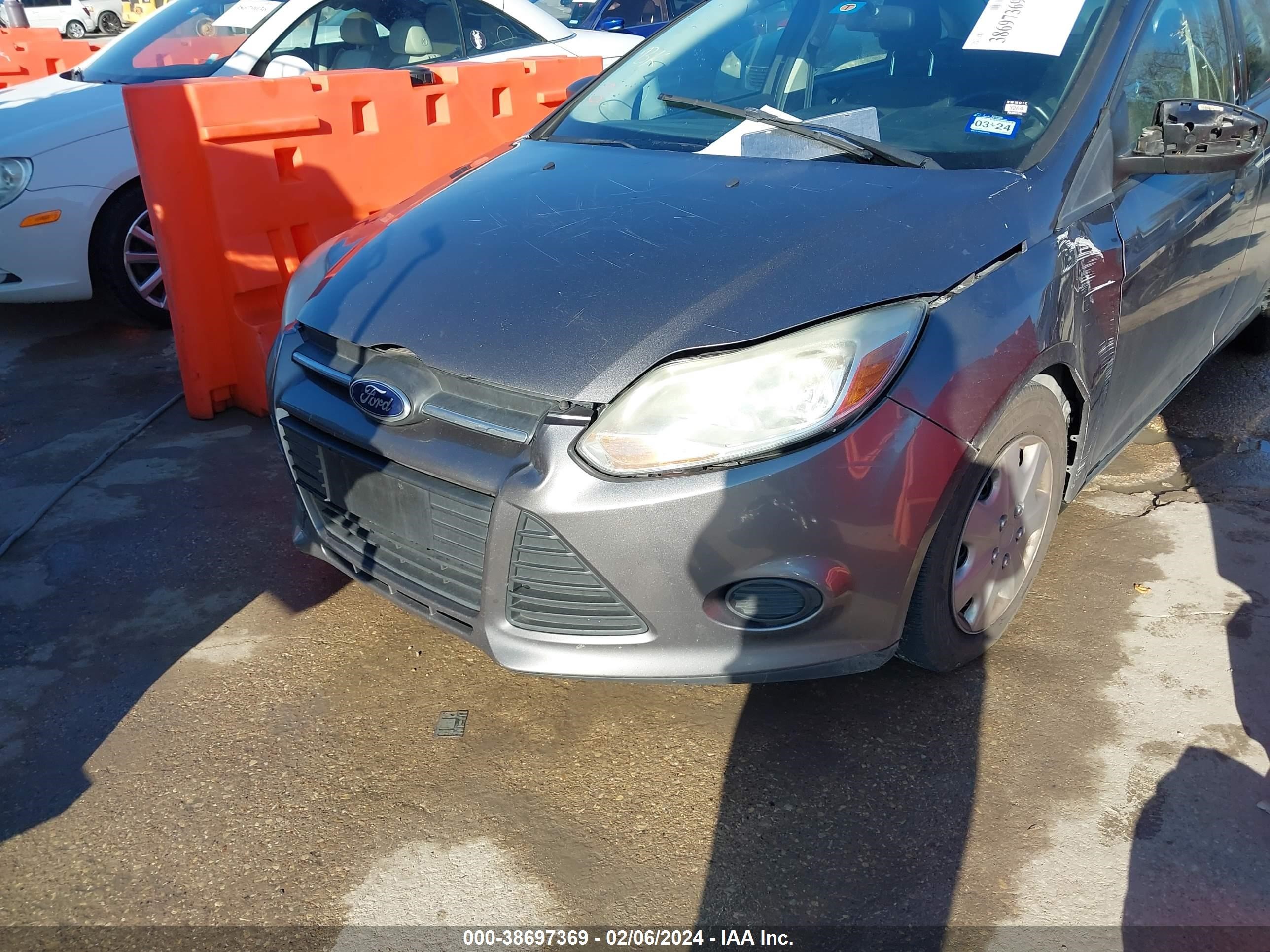 Photo 9 VIN: 1FADP3E27EL286420 - FORD FOCUS 