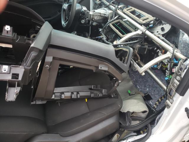 Photo 4 VIN: 1FADP3E27HL281237 - FORD FOCUS 