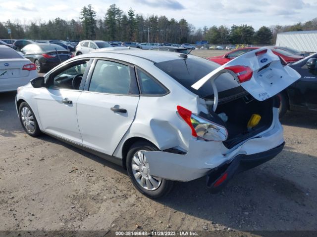 Photo 2 VIN: 1FADP3E27HL313135 - FORD FOCUS 