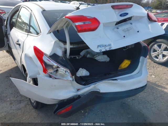 Photo 5 VIN: 1FADP3E27HL313135 - FORD FOCUS 