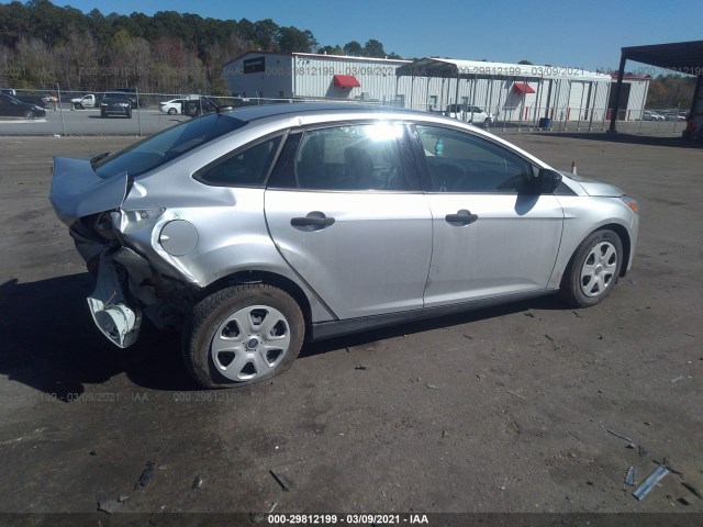 Photo 3 VIN: 1FADP3E27JL266145 - FORD FOCUS 