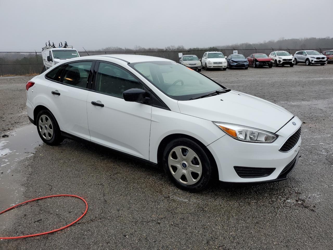 Photo 3 VIN: 1FADP3E27JL276044 - FORD FOCUS 