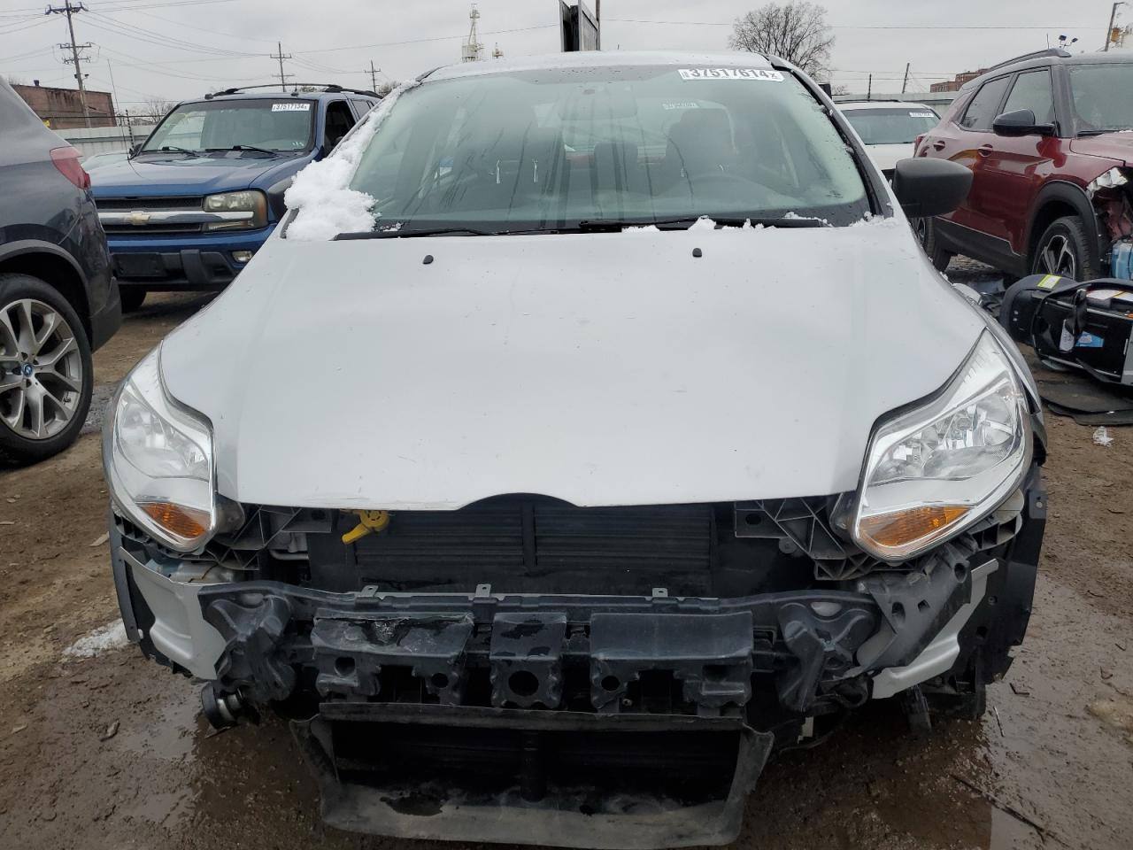 Photo 4 VIN: 1FADP3E28DL136704 - FORD FOCUS 